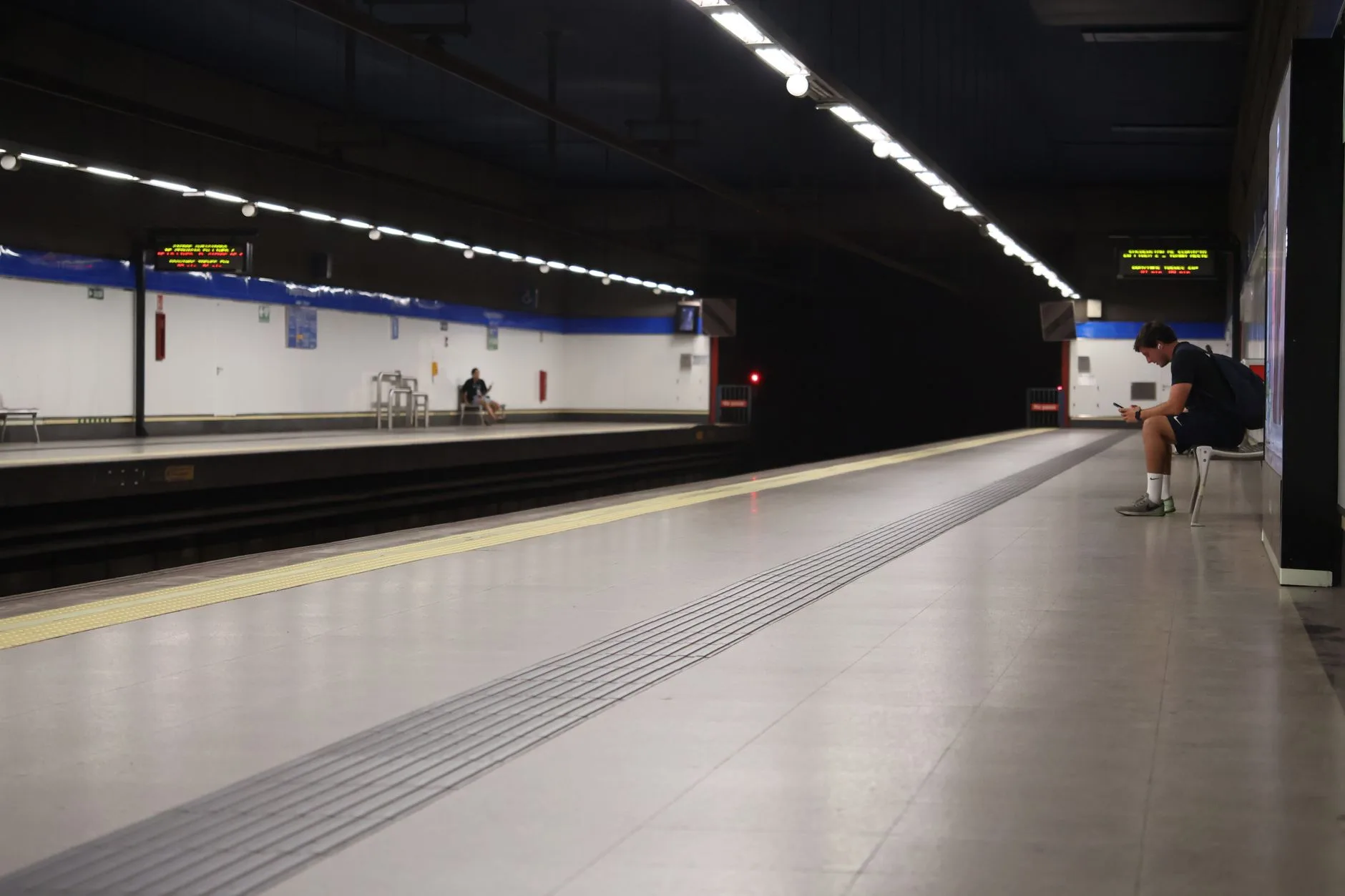Cómo moverse por el Barrio del Pilar: metro, autobús y aparcamiento